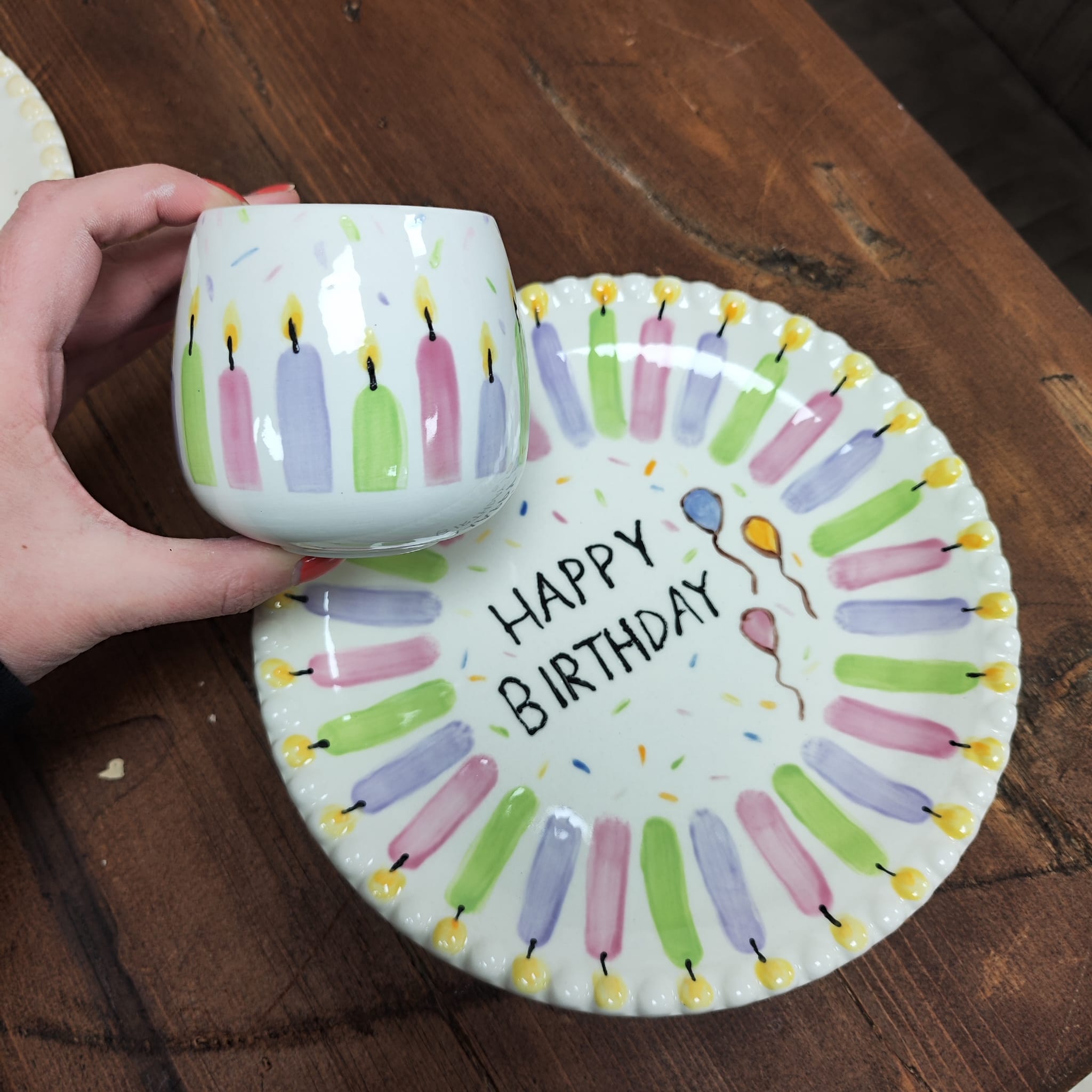 Selbst bemalte Tasse aus dem Malatelier Auszeit in Gronau