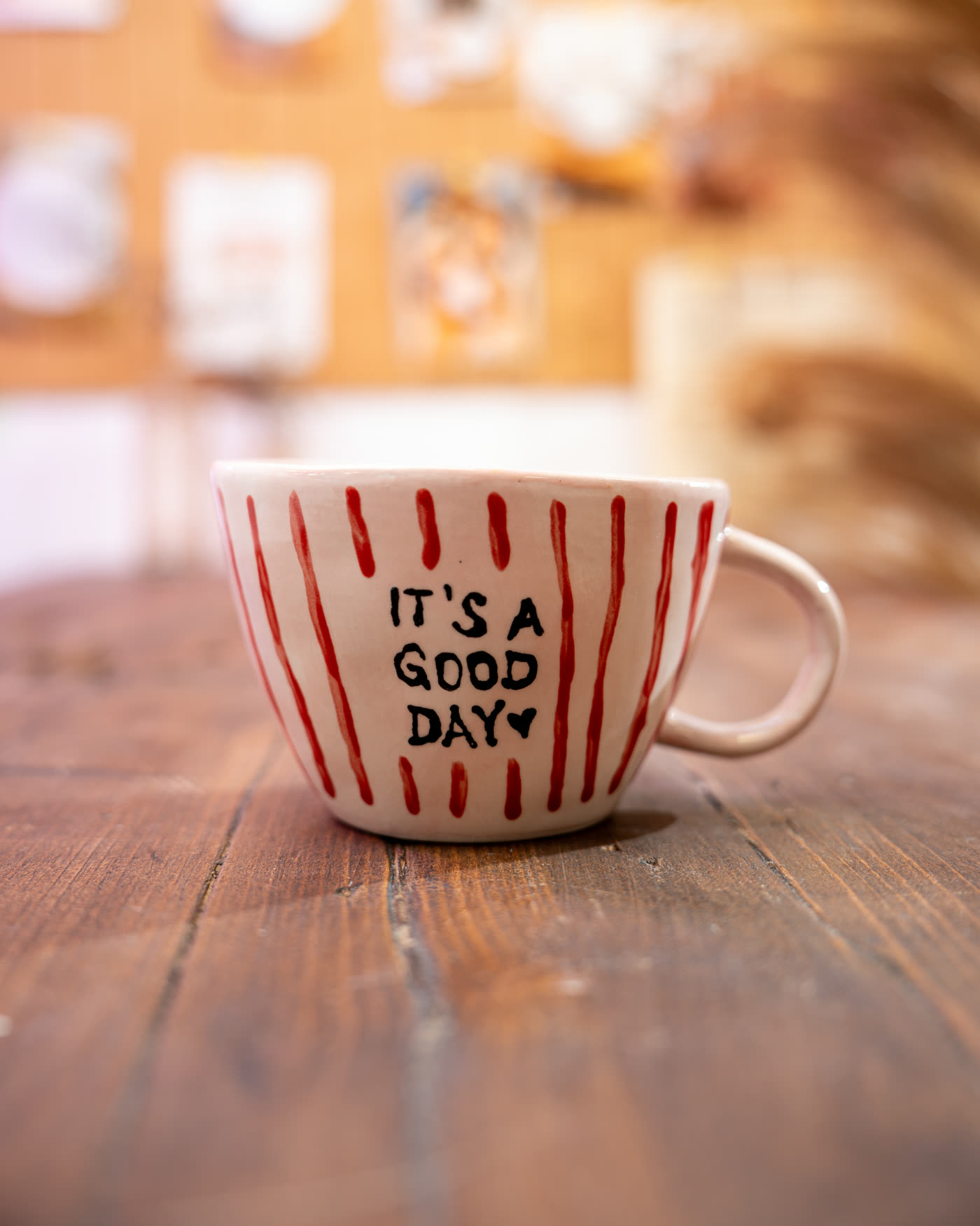 Selbst bemalte Tasse aus dem Malatelier Auszeit in Gronau