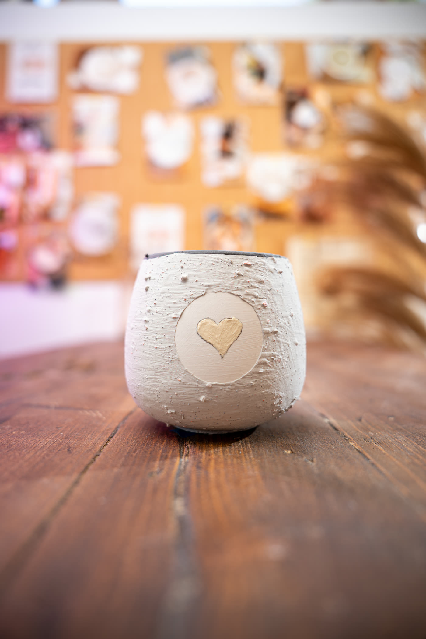 Selbst bemalte Tasse aus dem Malatelier Auszeit in Gronau